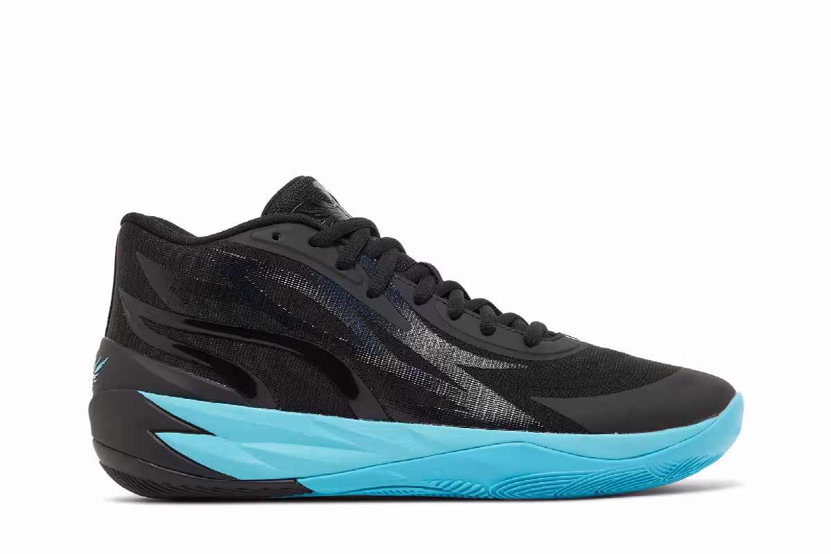 Puma MB.02 Phenom, view 2