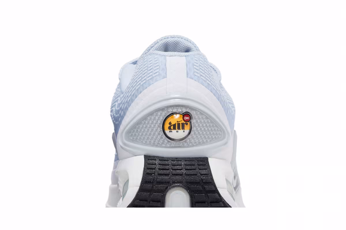 Nike Women's Air Max DN Half Blue, view 8