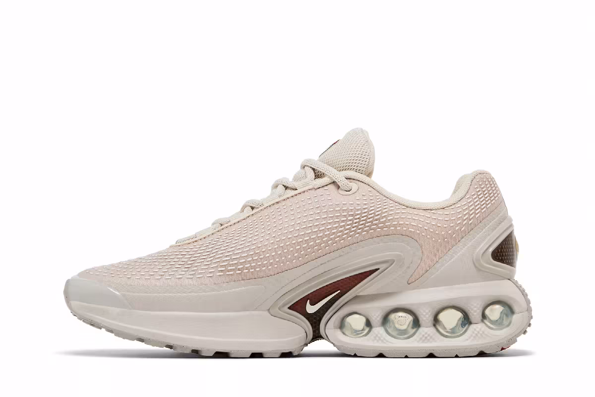 Nike Women's Air Max DN Light Orewood Brown, view 4