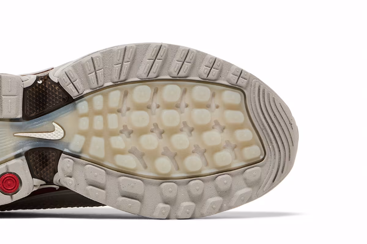 Nike Women's Air Max DN Light Orewood Brown, view 6