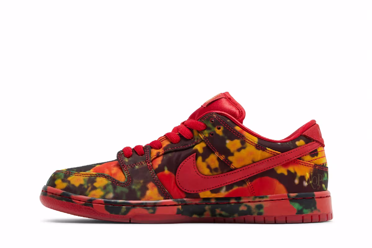 The Wizard of Oz x Nike Dunk Low SB Poppy Field, view 4