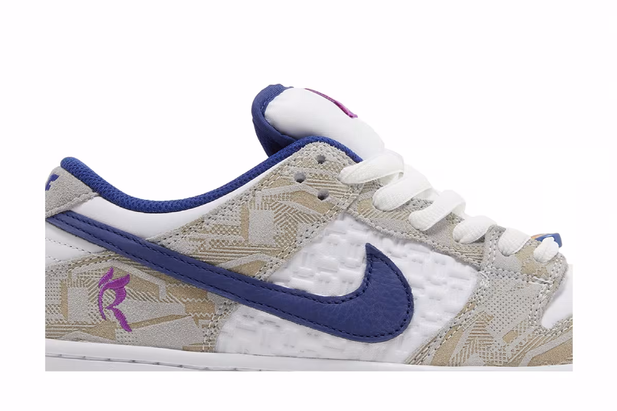 Rayssa Leal x Nike Dunk Low SB, view 3