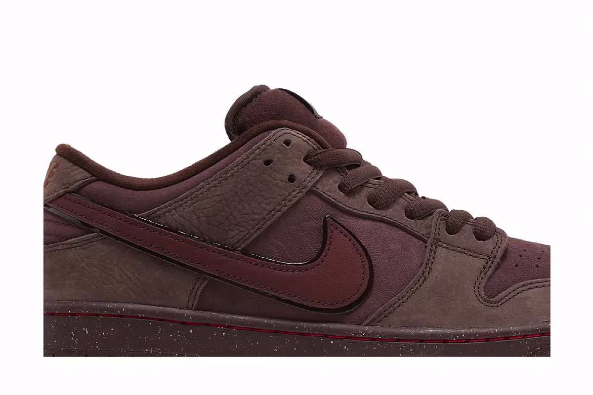 Nike Dunk Low Premium SB City of Love Collection - Burgundy Crush, view 3