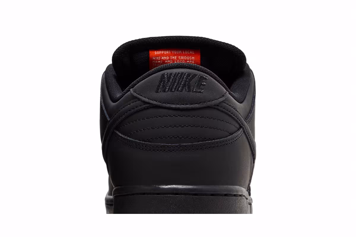 Nike Dunk Low Pro SB Triple Black, view 8