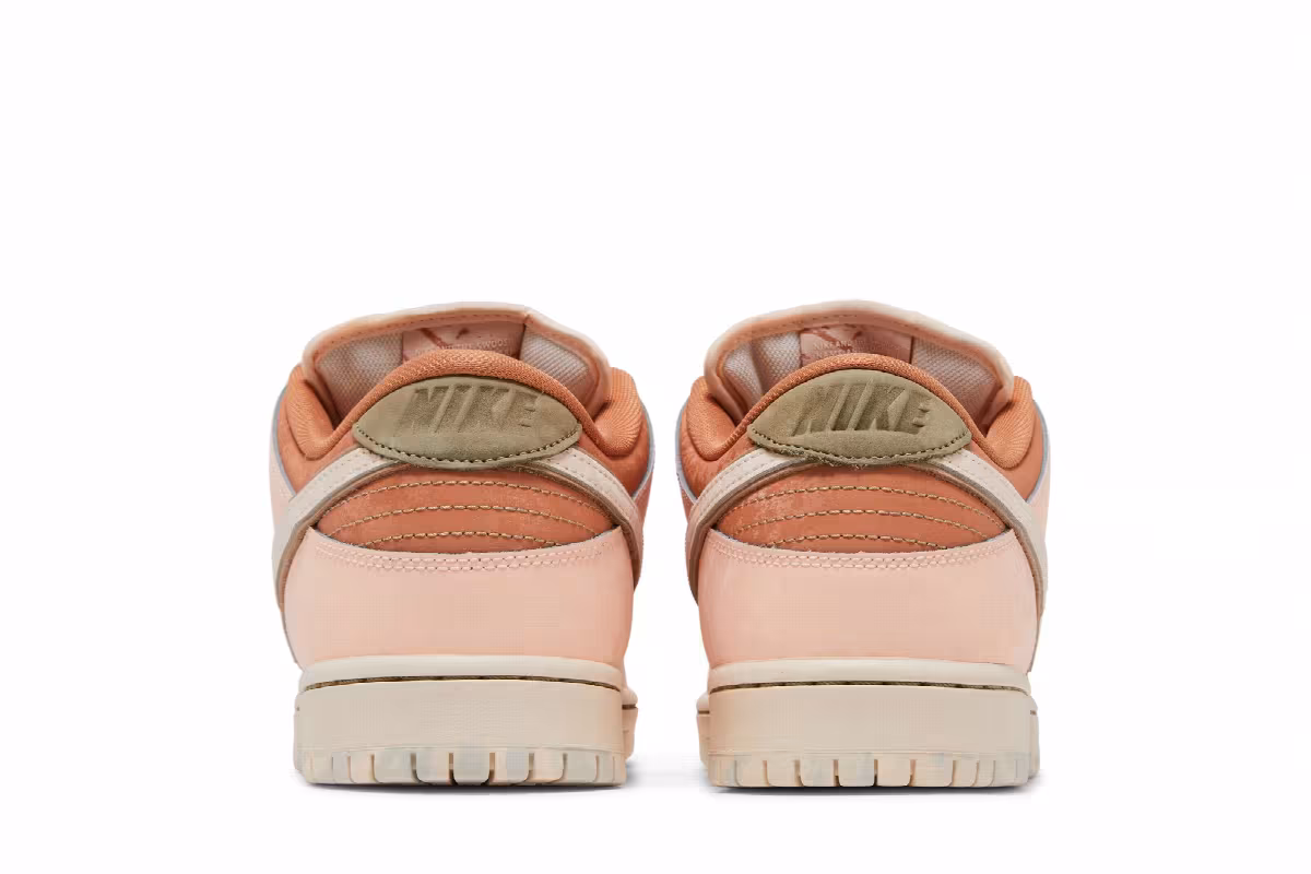 Nike Dunk Low SB Trocadéro Gardens, view 7