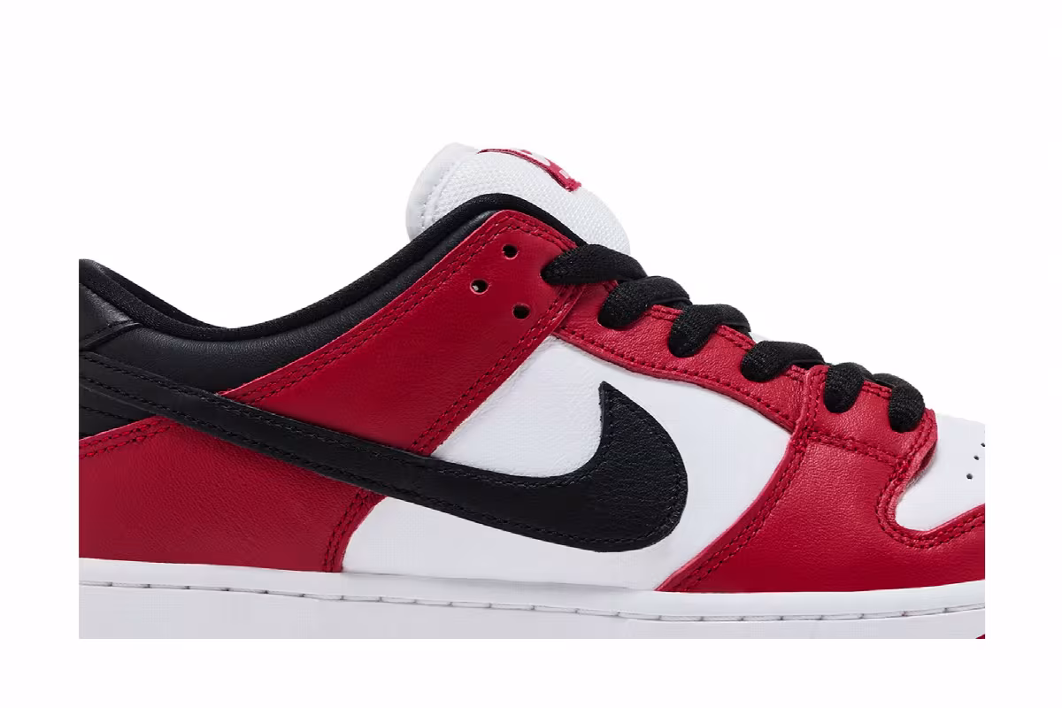Nike Dunk Low SB J-Pack Chicago 2024, view 3