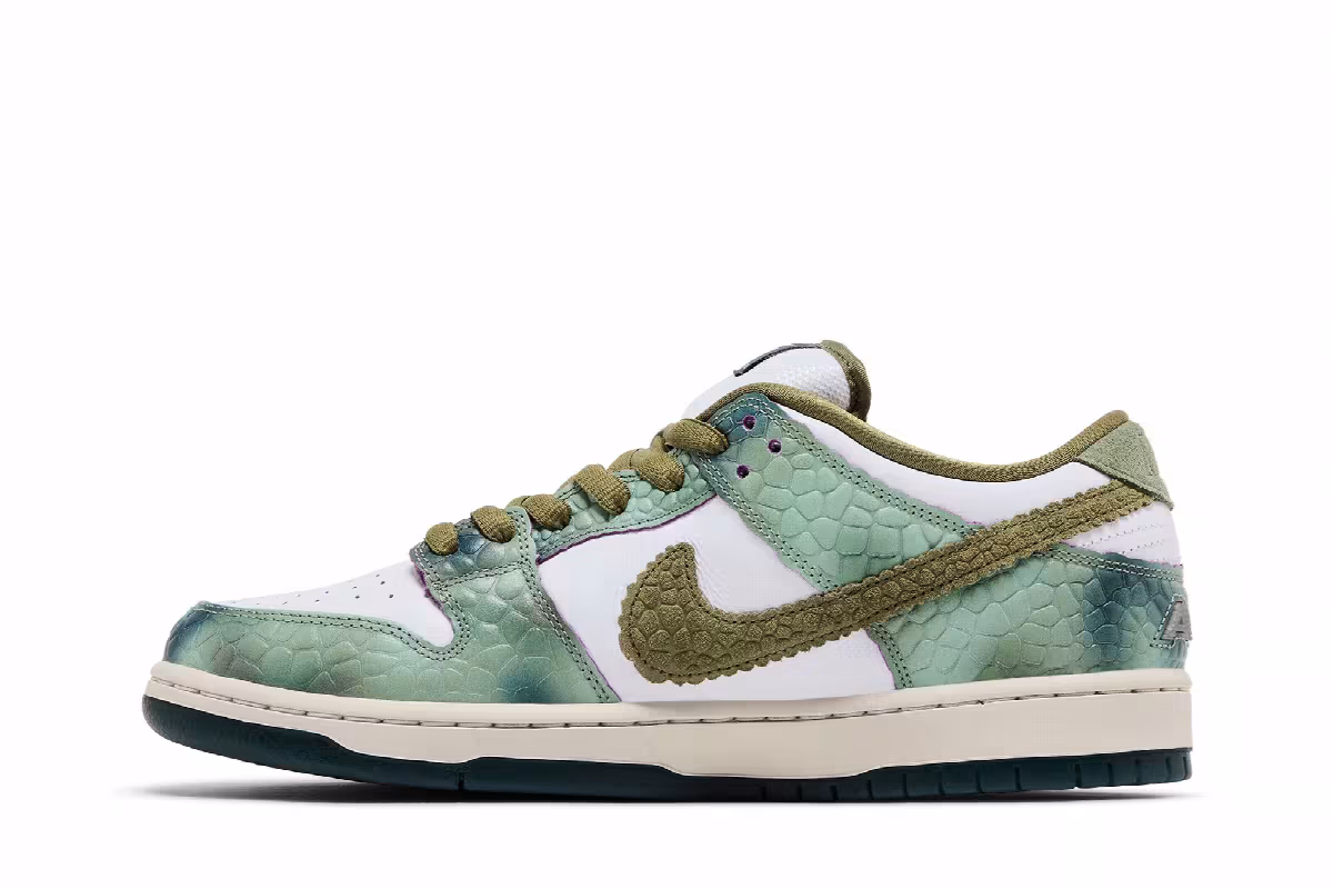 Alexis Sablone x Nike Dunk Low SB Chameleon, view 4