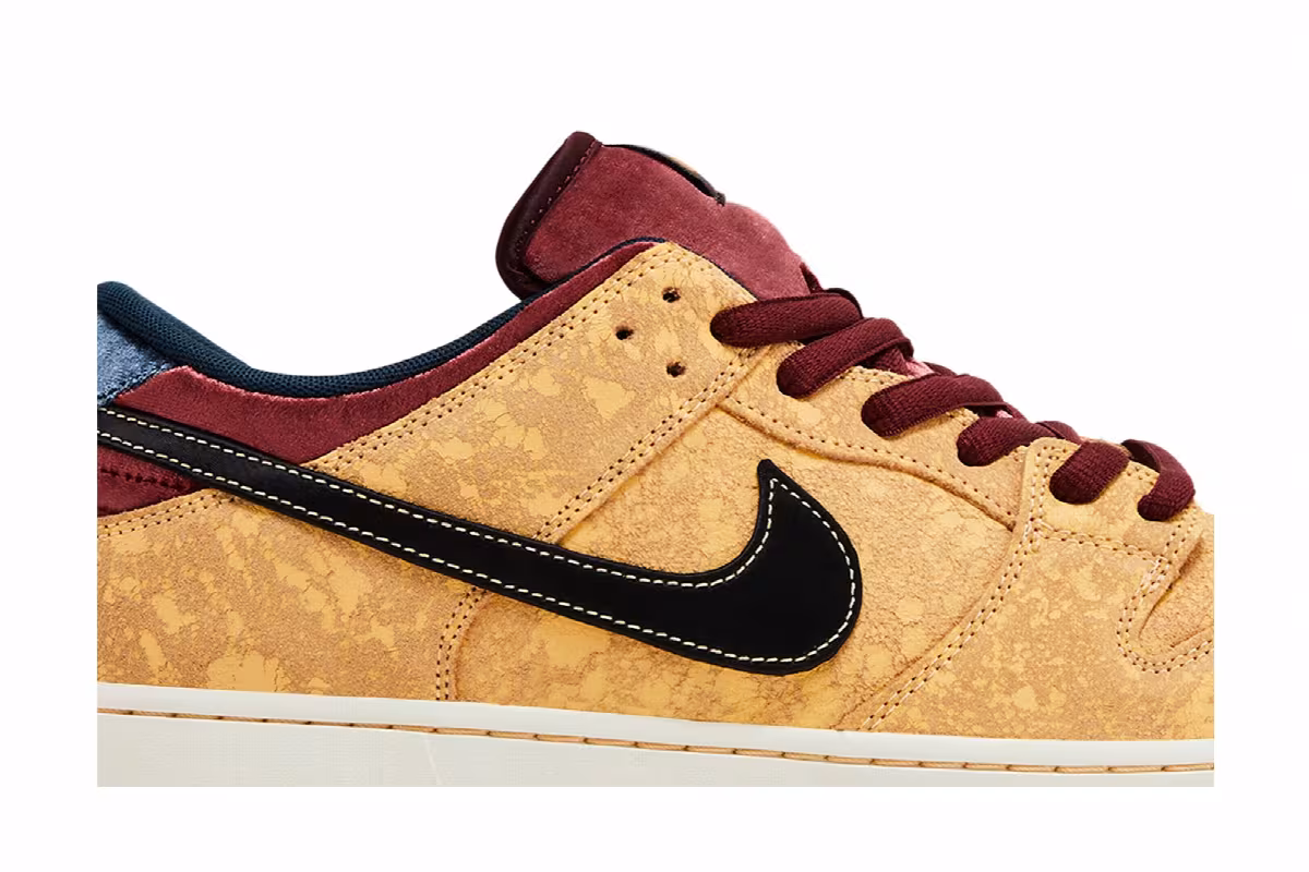 Nike Dunk Low SB City of Cinema, view 3