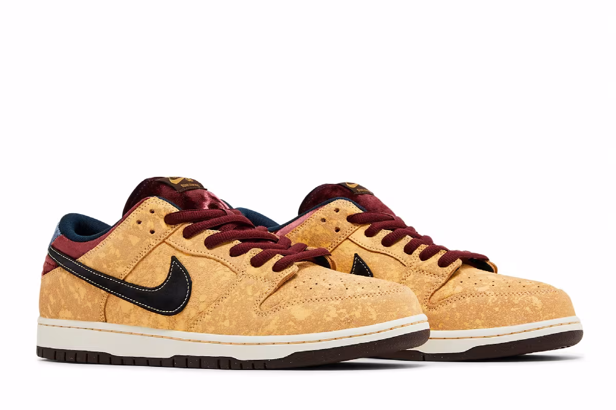 Nike Dunk Low SB City of Cinema, view 9