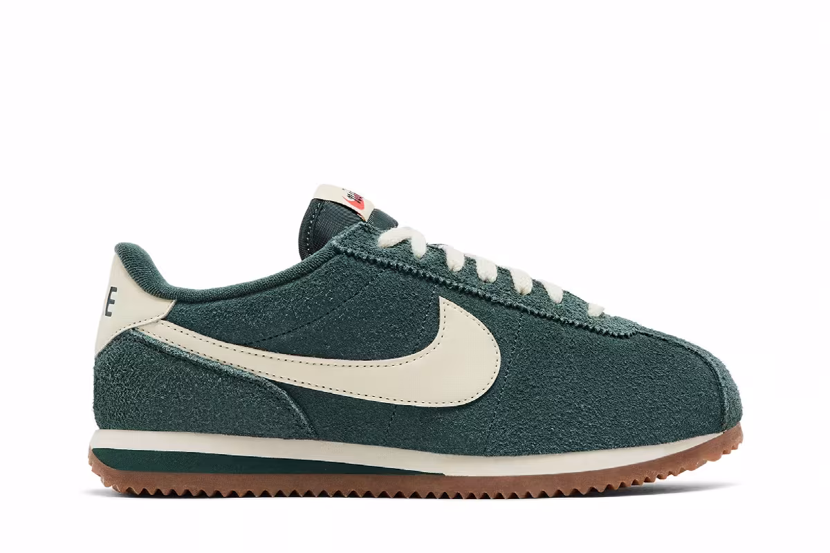 Nike Women's Cortez Vintage Vintage Green Muslin, view 2