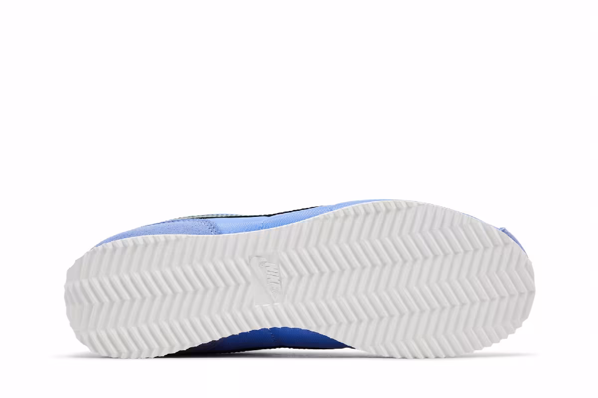 Nike Women's Cortez Royal Pulse Fir, view 5