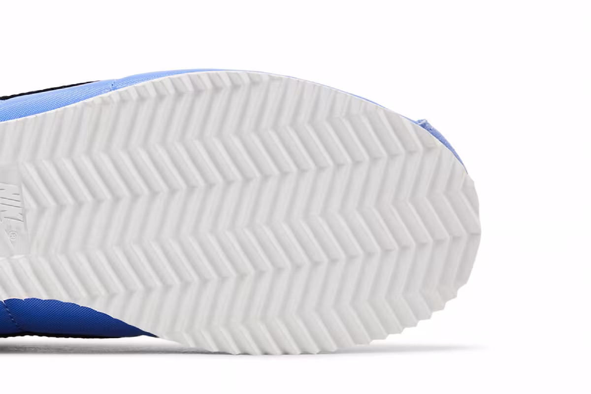Nike Women's Cortez Royal Pulse Fir, view 6