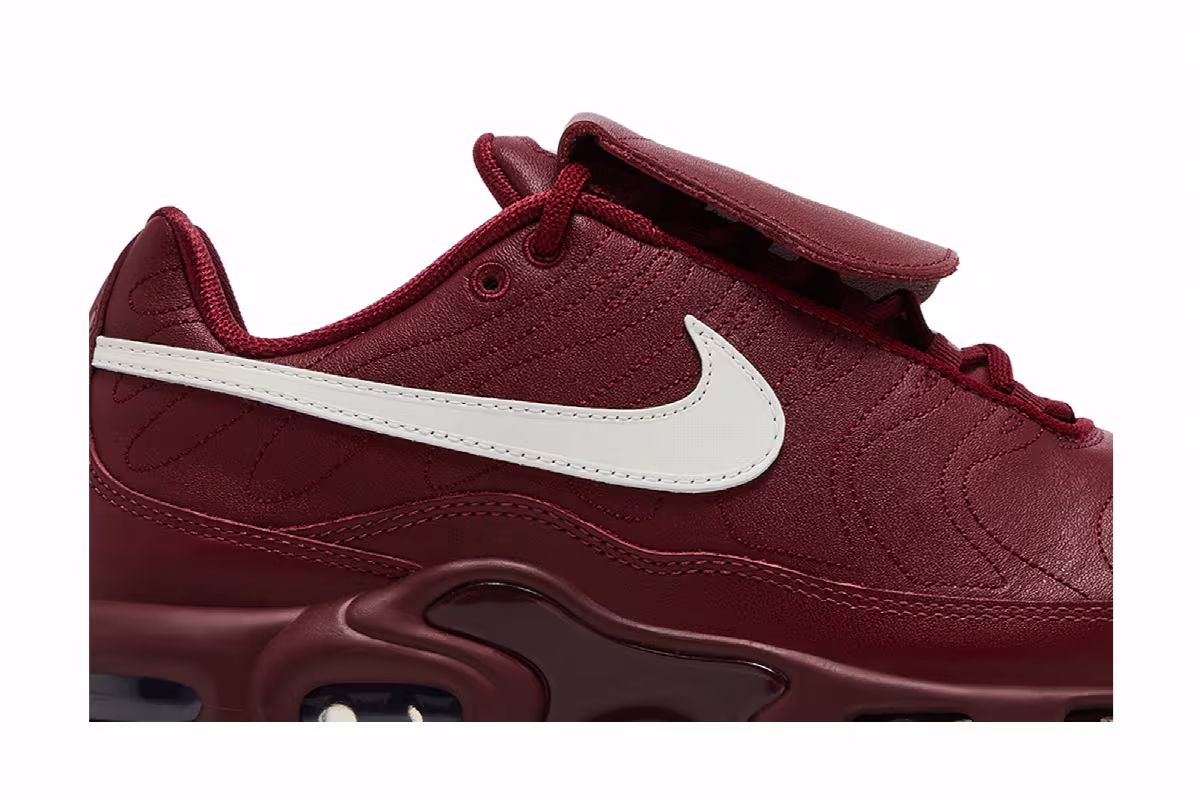 Nike Air Max Plus Tiempo Team Red, view 3