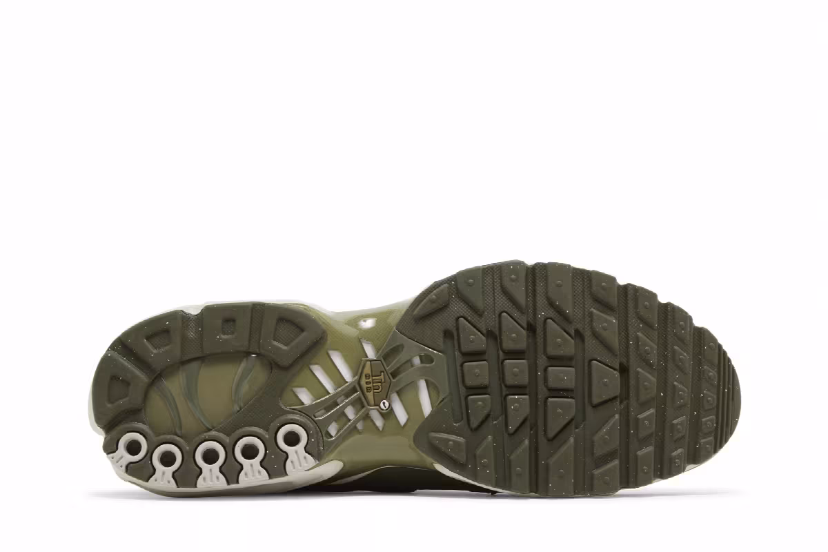 Nike Air Max Plus Light Bone Neutral Olive, view 5