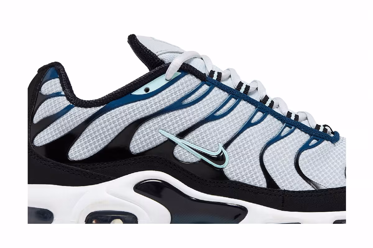Nike Air Max Plus Pure Platinum Court Blue, view 3