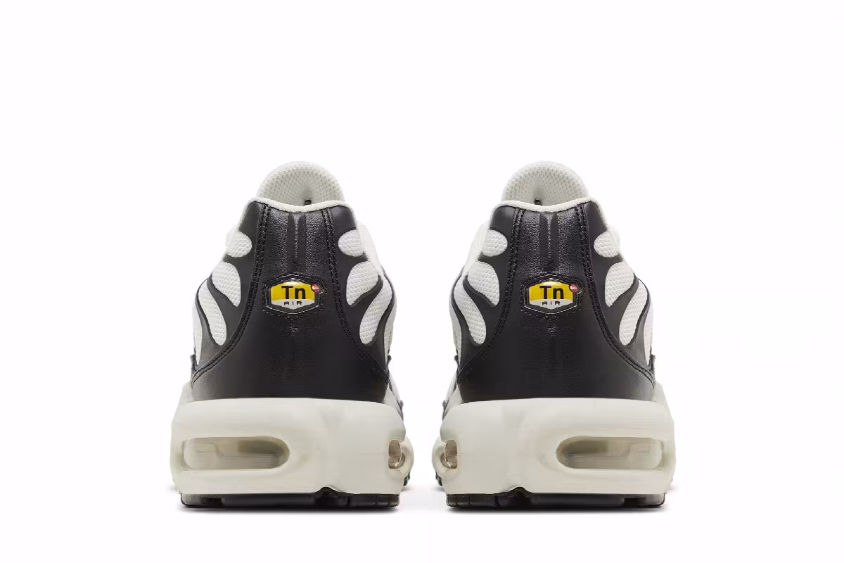 Nike Air Max Plus Essential Panda, view 7