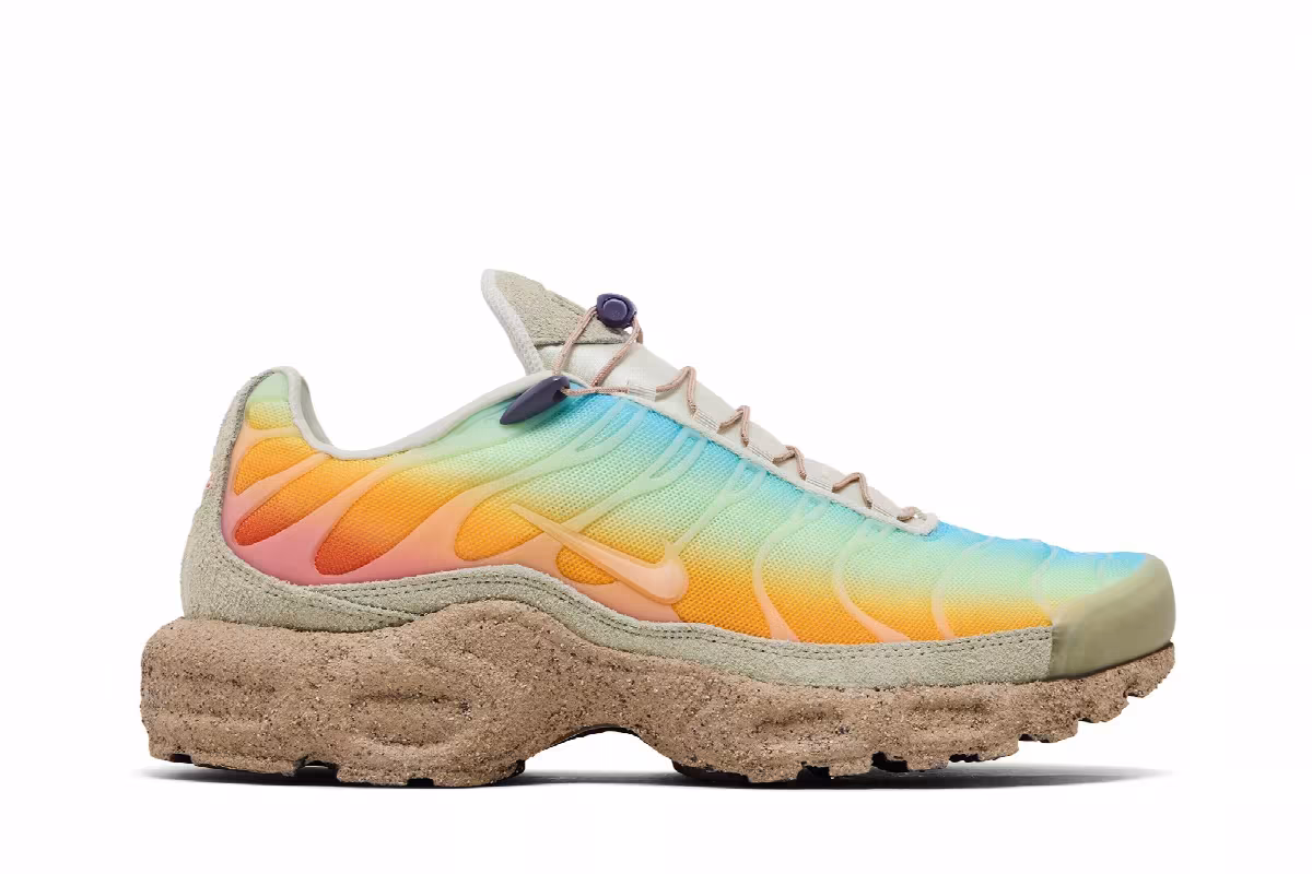 Nike Women's Air Max Plus Beach Sunset, view 2