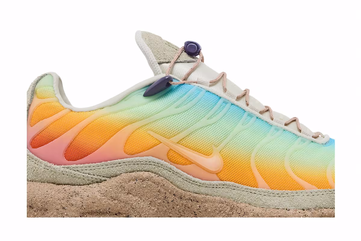 Nike Women's Air Max Plus Beach Sunset, view 3