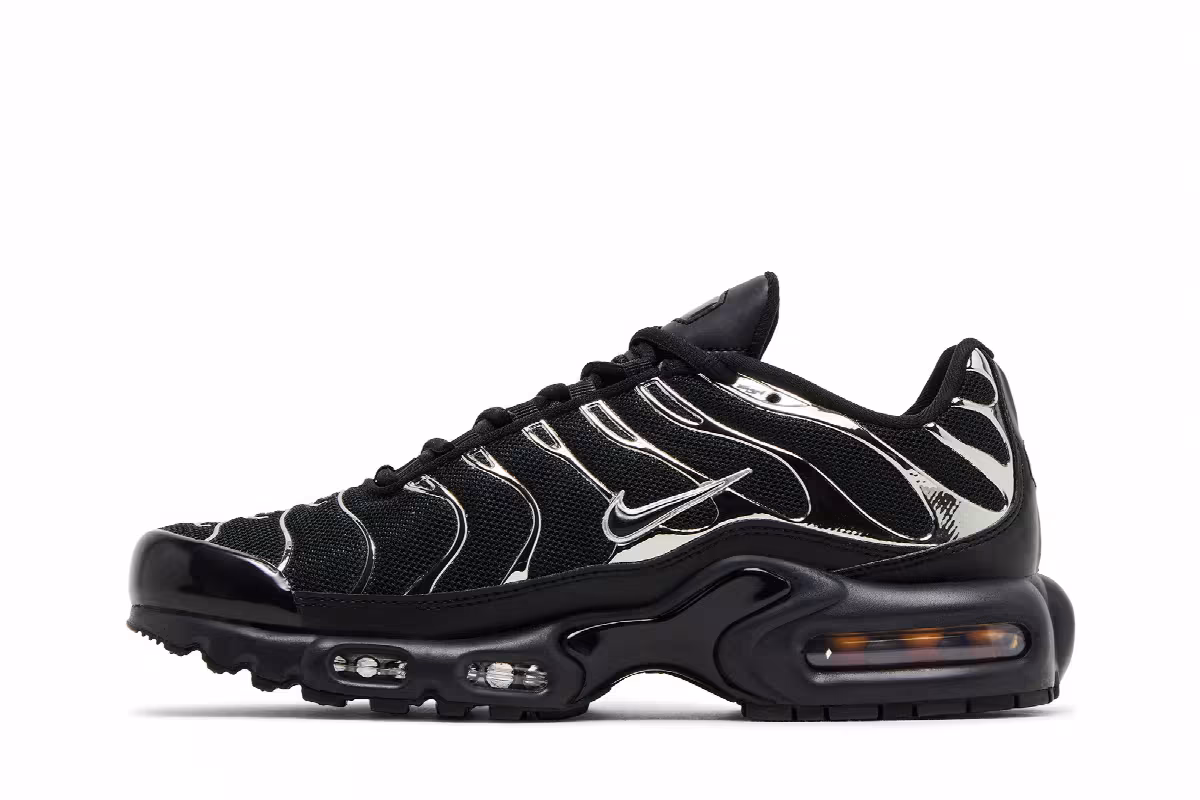 Nike Women's Air Max Plus SE Black Chrome Silver, view 4