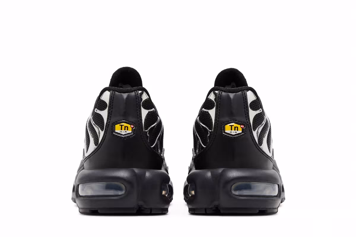 Nike Women's Air Max Plus SE Black Chrome Silver, view 7