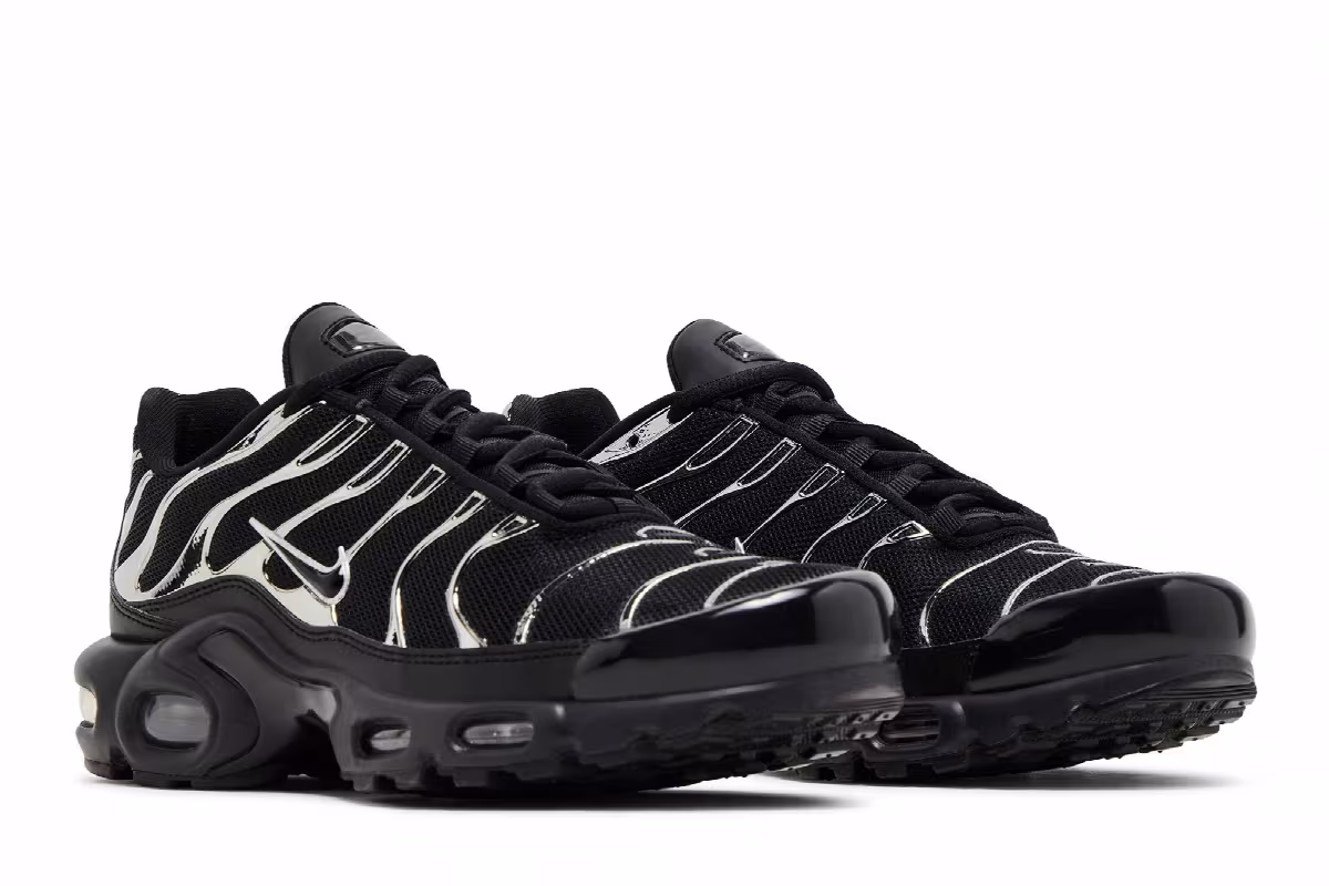 Nike Women's Air Max Plus SE Black Chrome Silver, view 9