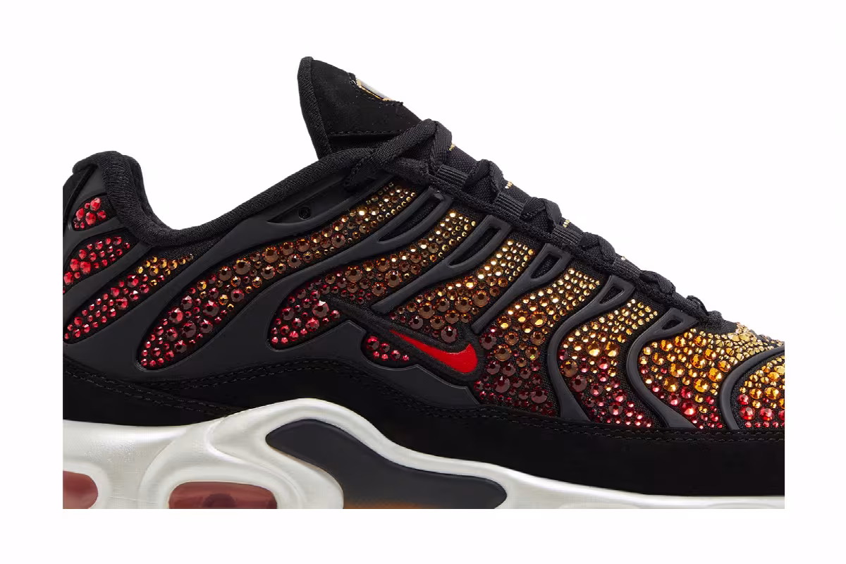 Swarovski x Nike Women's Air Max Plus Sunset, view 3