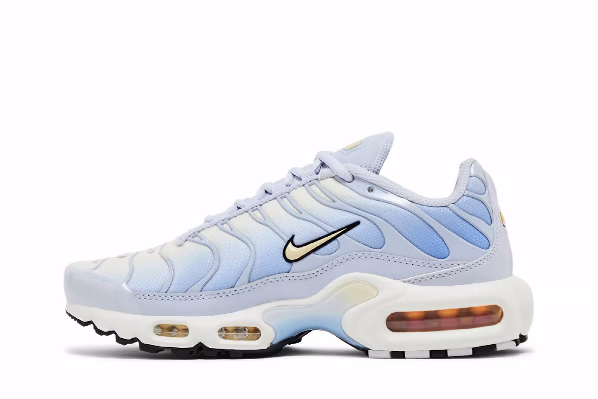 Nike Women's Air Max Plus Daybreak, view 4