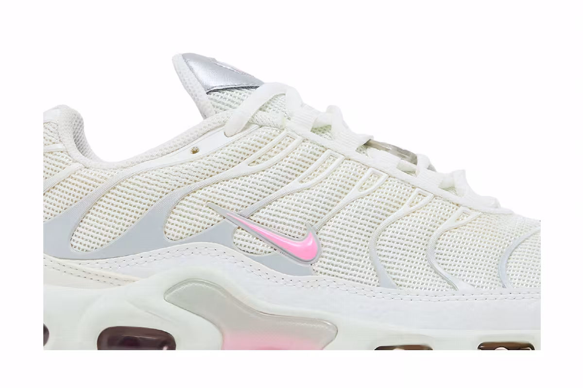 Nike Women's Air Max Plus Summit White Pink Rise, view 3