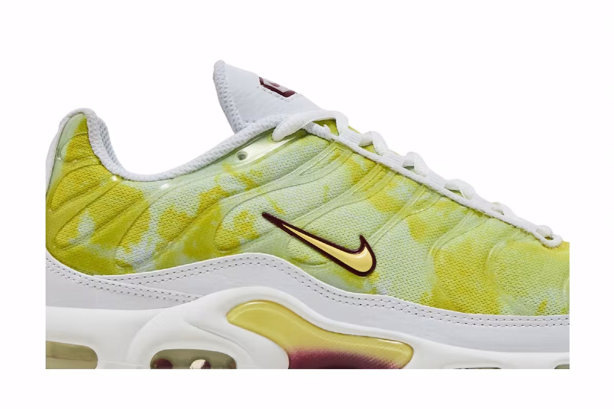 Nike Women's Air Max Plus Lemon Wash, view 3