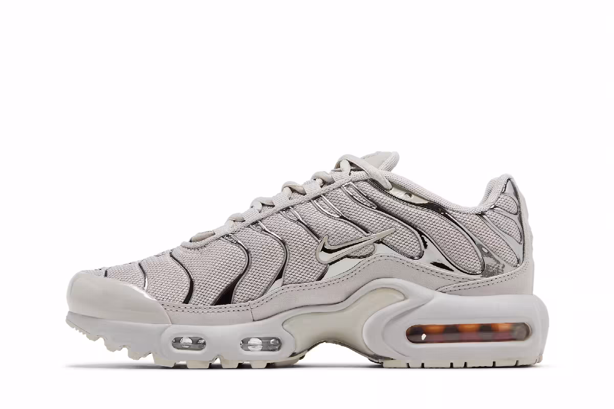 Nike Air Max Plus GS Light Iron Ore Chrome, view 4