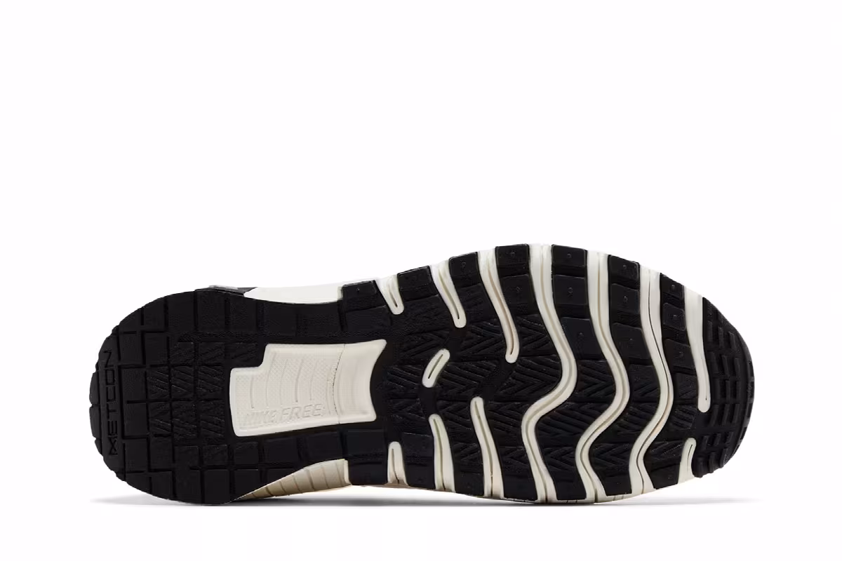 Nike Women's Free Metcon 6 Premium Summit White Black, view 5