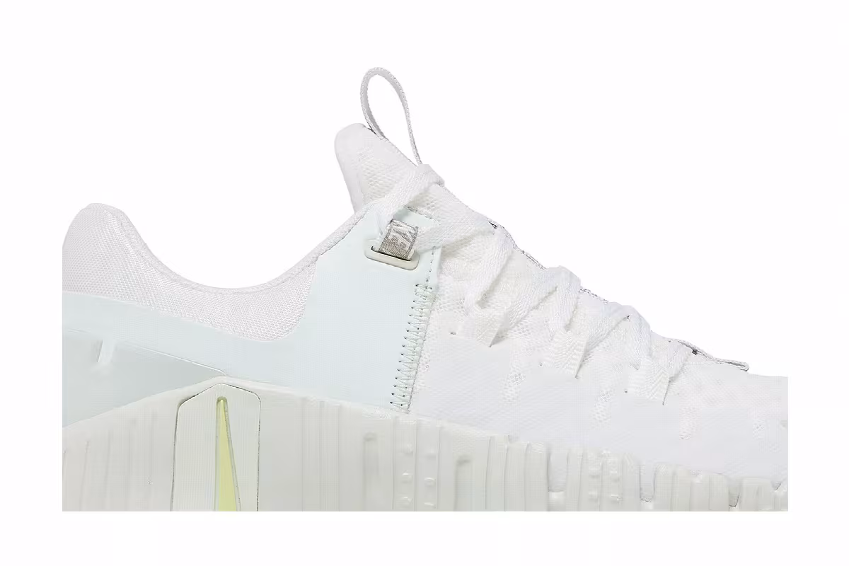 Nike Women's Free Metcon 5 Premium Summit White Sea Glass, view 3