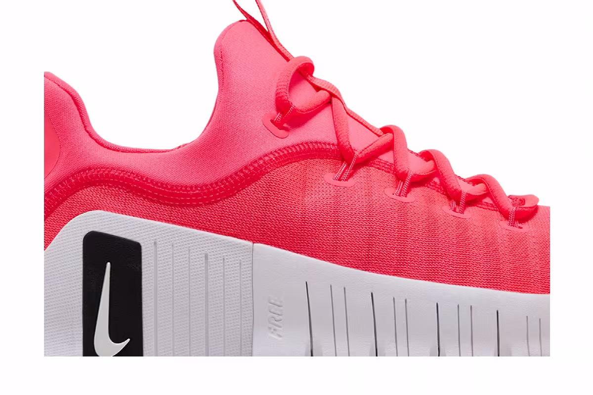 Nike Women's Free Metcon 6 Hot Punch, view 3