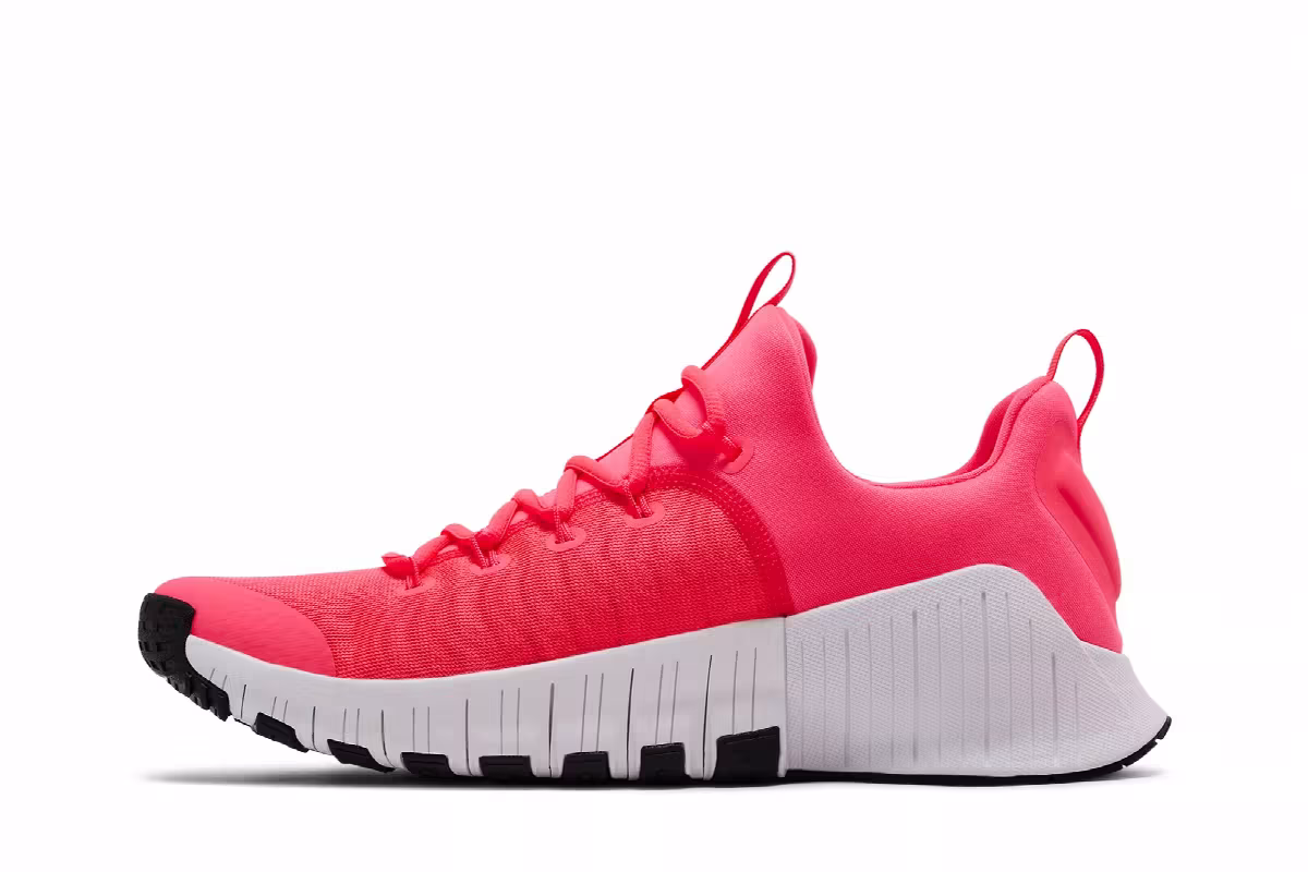Nike Women's Free Metcon 6 Hot Punch, view 4