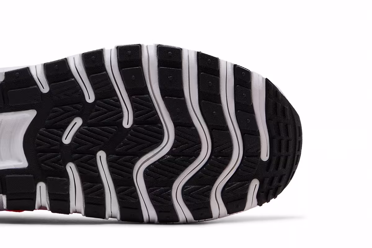 Nike Women's Free Metcon 6 Hot Punch, view 6
