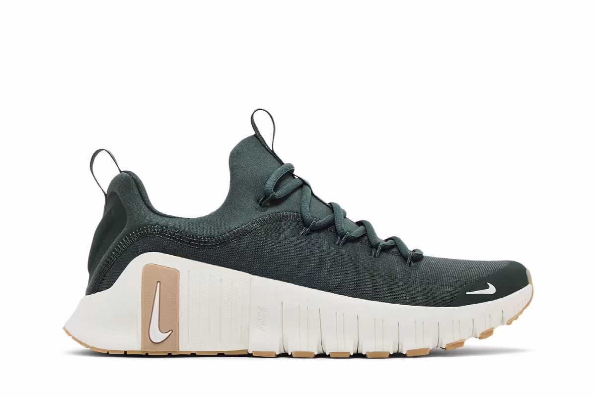 Nike Women's Free Metcon 6 Vintage Green, view 2