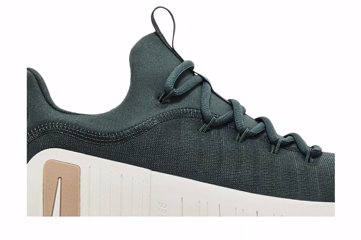 Nike Women's Free Metcon 6 Vintage Green, view 3