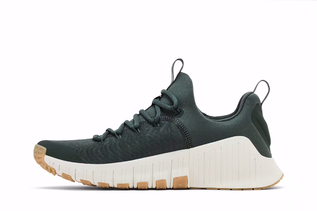 Nike Women's Free Metcon 6 Vintage Green, view 4