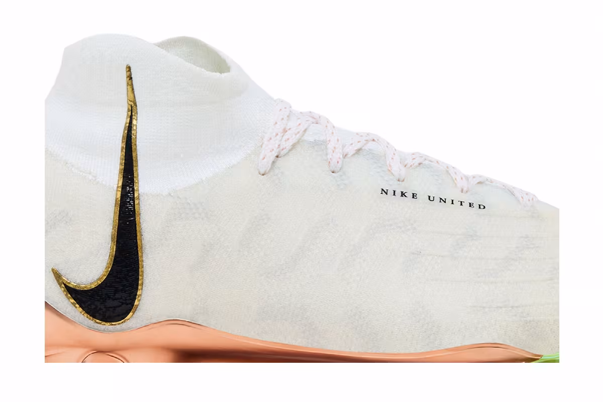 Nike Women's Phantom Luna Elite FG United Golden Pack, view 3