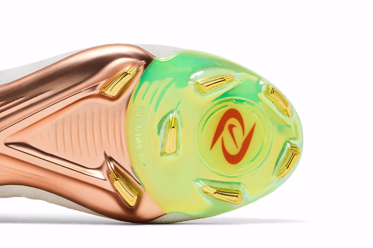 Nike Women's Phantom Luna Elite FG United Golden Pack, view 6