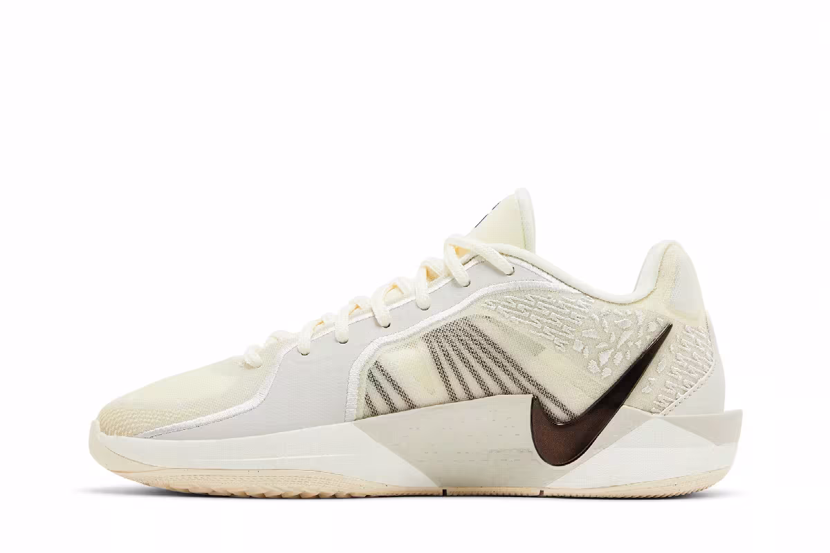 Nike Women's Sabrina 2 Relentless, view 4