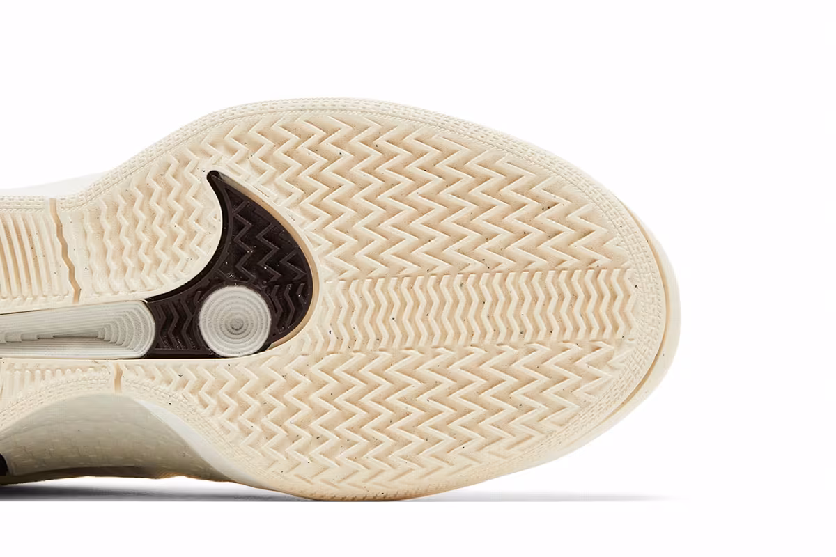 Nike Women's Sabrina 2 Relentless, view 6