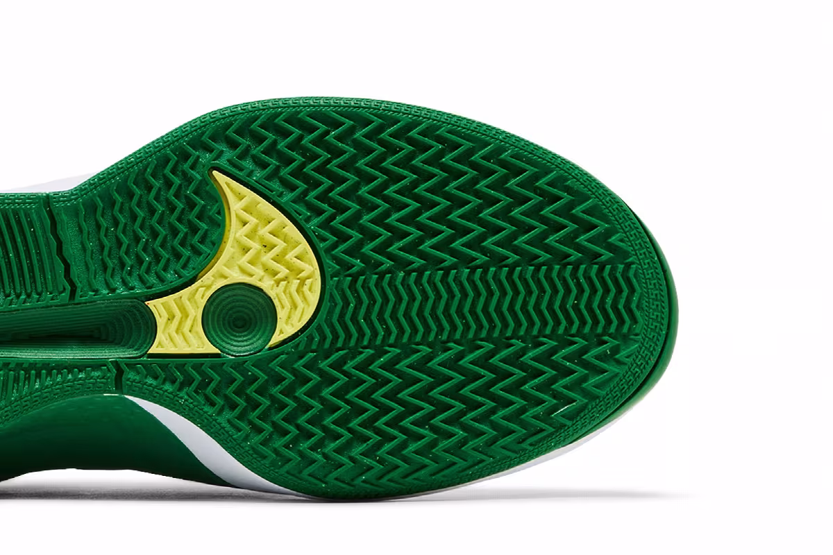 Nike Women's Sabrina 2 Oregon, view 6
