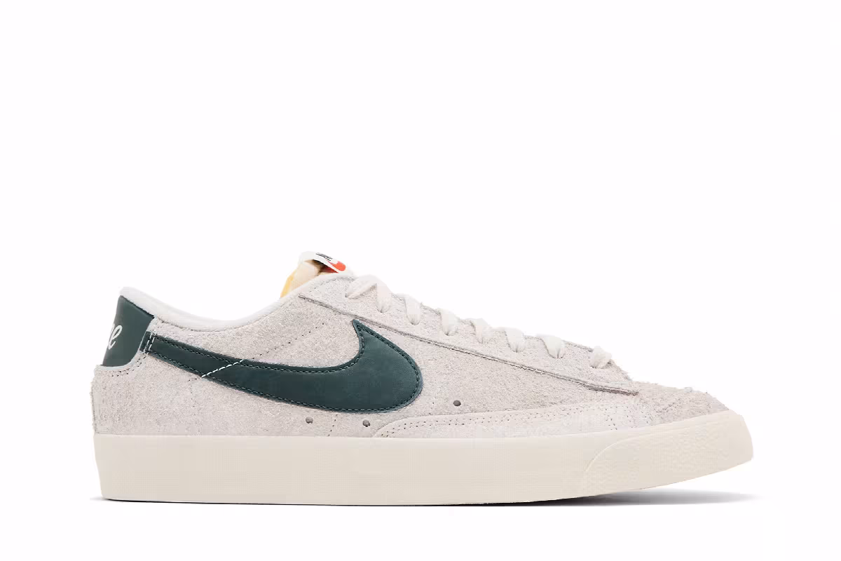 Nike Women's Blazer Low Phantom Vintage Green, view 2