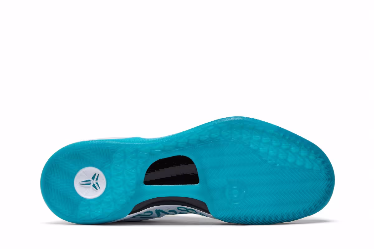Nike Kobe 8 Protro Radiant Emerald, view 5