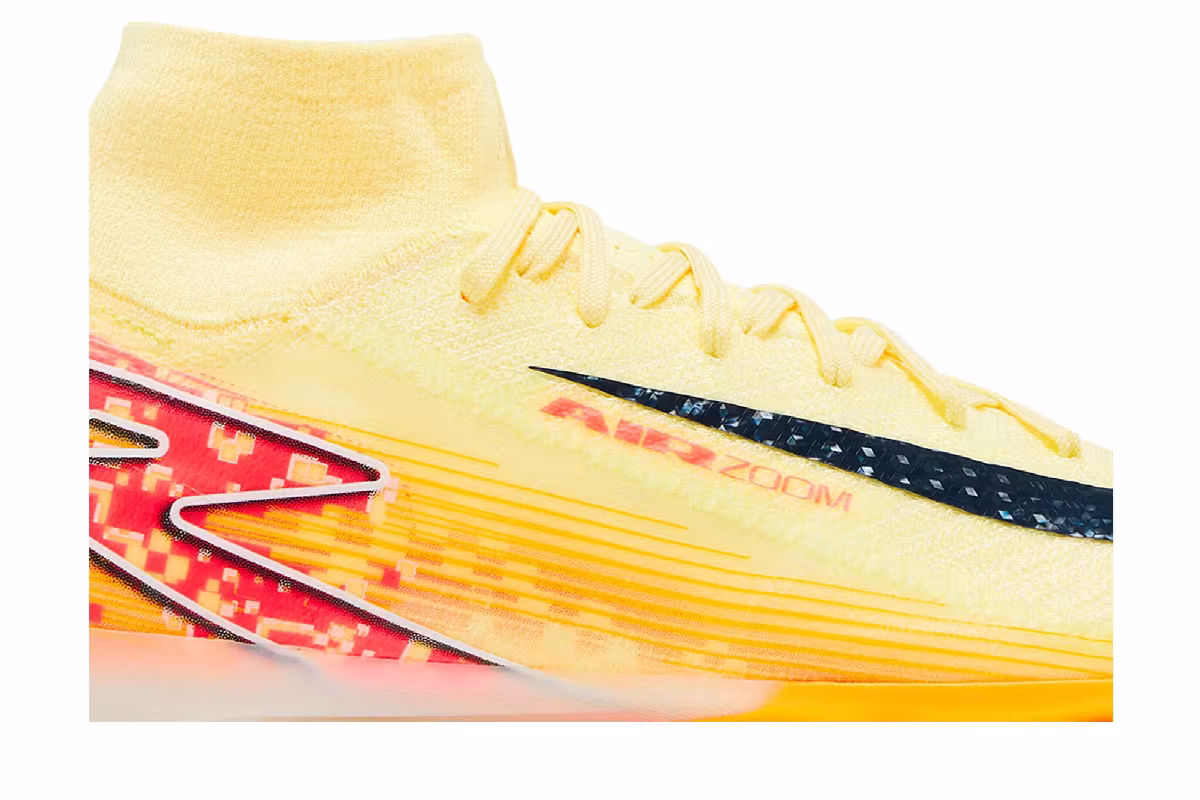Kylian Mbappé x Nike Zoom Mercurial Superfly 10 Elite FG Light Laser Orange, view 3