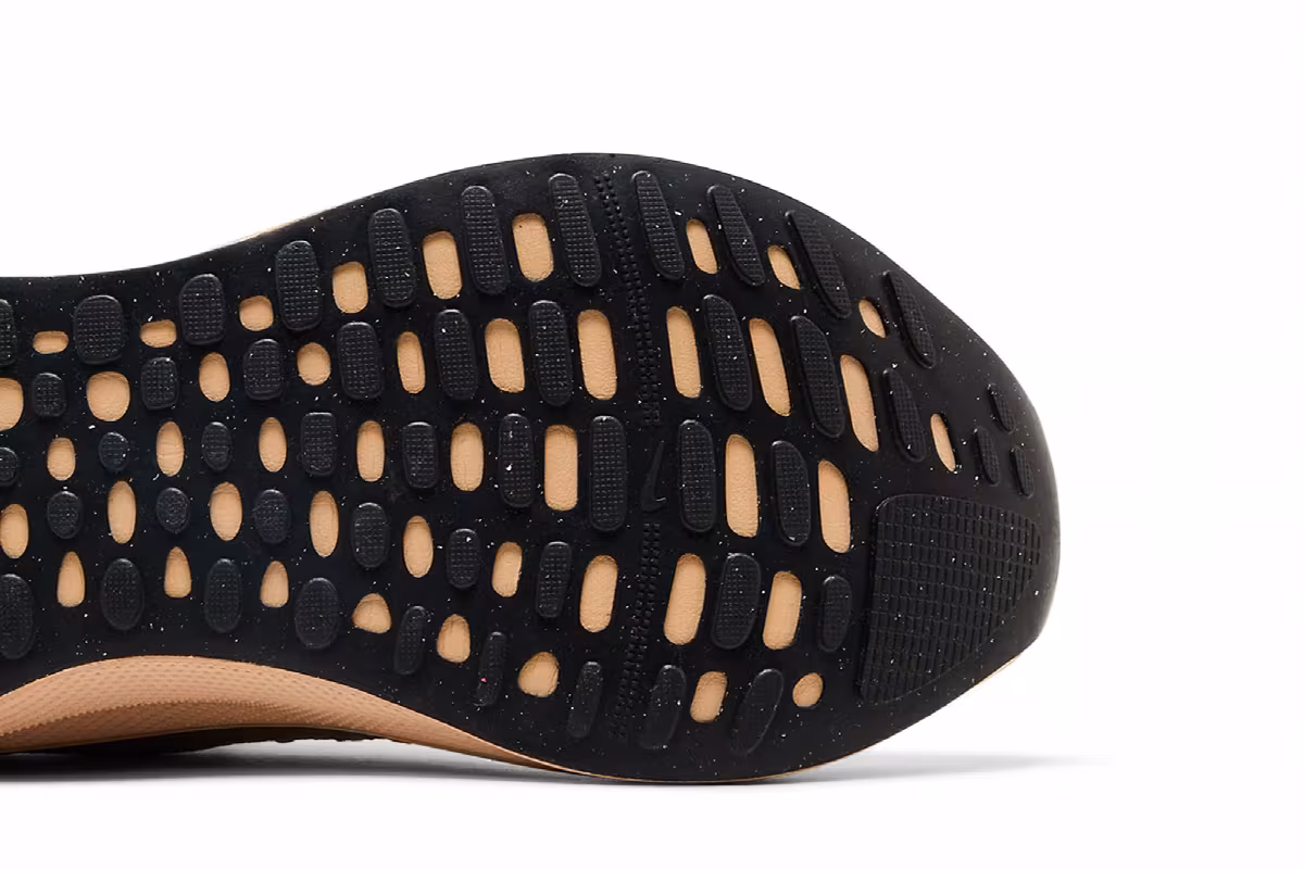 Nike ReactX Infinity Run 4 Neutral Olive Flax, view 6