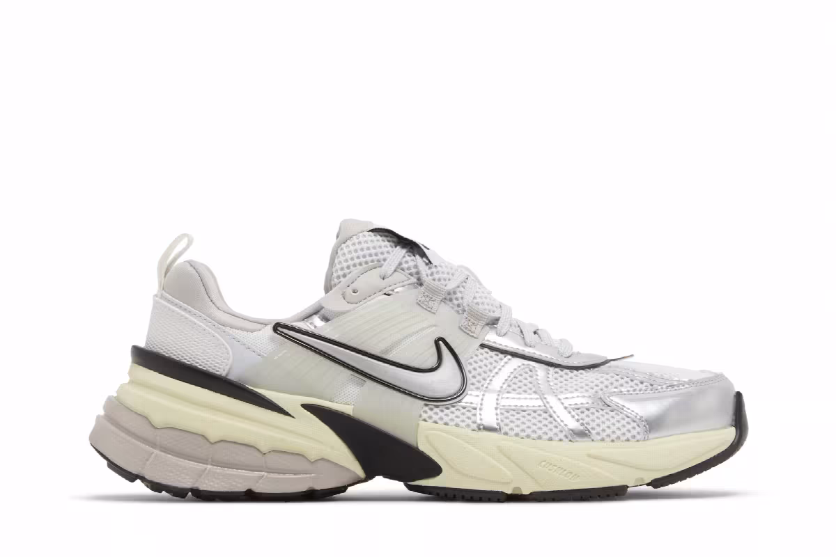 Nike Men's V2K Run Pure Platinum Metallic Silver, view 2
