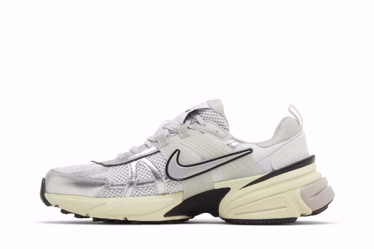 Nike Men's V2K Run Pure Platinum Metallic Silver, view 4