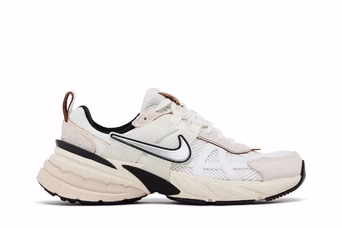 Nike Women's V2K Run White Light Orewood Brown, view 2